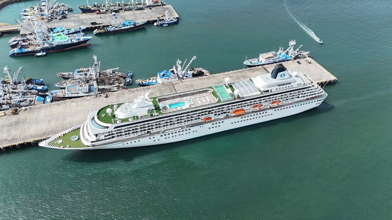 Crystal Symphony opent cruiseseizoen in Ecuador