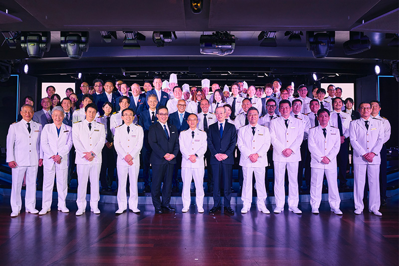 Mitsui_Ocean_Sakura_officieel_gedoopt_in_Yokohama