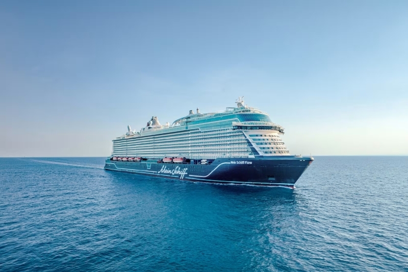 TUI_zet_eerste_feestdagencruises_van_Mein_Schiff_Flow_in_de_schijnwerpers