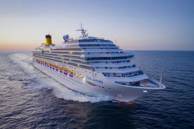 Costa_Serena_arriveert_in_Japan_als_drijvend_hotel_voor_de_Aziatische_Spelen