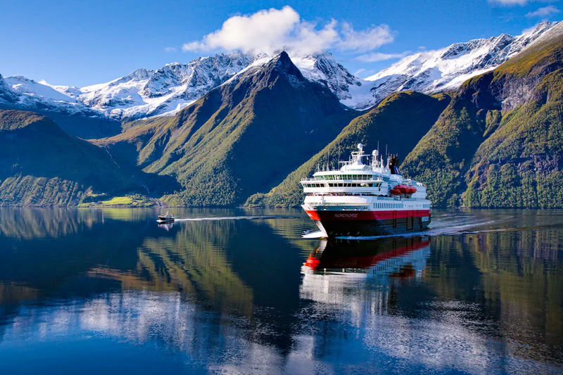 Hurtigruten_geeft_leden_dubbele_korting_tijdens_Loyalty_Month