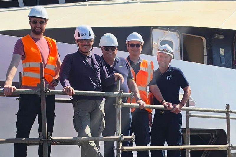 Team_van_Windstar_bezoekt_nieuw_schip_in_Portugal