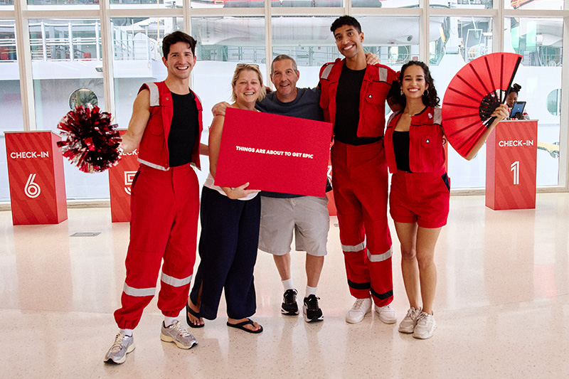 Virgin_Voyages_viert__miljoenste_passagier_met_verrassingsreis_naar_Londen