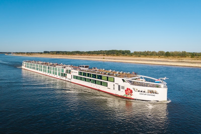 Century_Cruises_plant_debuut_van_nieuwe_Century_Diamond_op_de_Rijn_in_augustus_