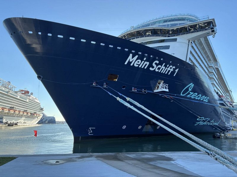 Port_Canaveral_verwelkomt_schip_van_TUI_Cruises_voor_doorvaart