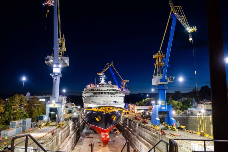 Disney_geeft_kijkje_achter_de_schermen_bij_drydock_van_Disney_Wonder