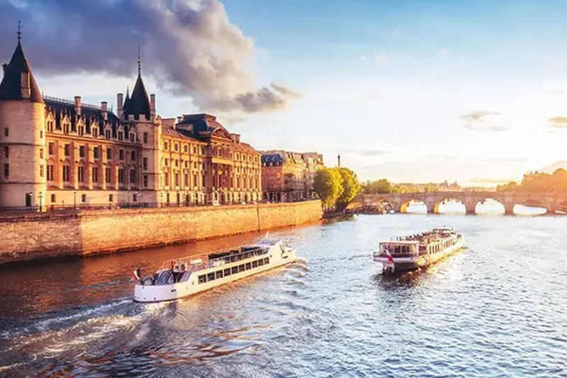 Trafalgar_zoekt_doopmoeder_voor_nieuw_rivierschip_Dreamer