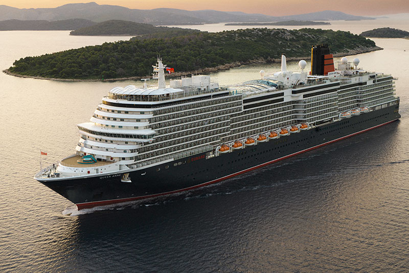 Scheepswissels_in_Carnivalvloot_Queen_Anne_naar_PO_Cruises_Arcadia_naar_Holland_America_Line