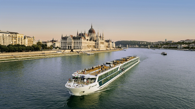 Amadeus_River_Cruises_vaart_vanaf__met_een_nieuw_schip_op_de_Douro