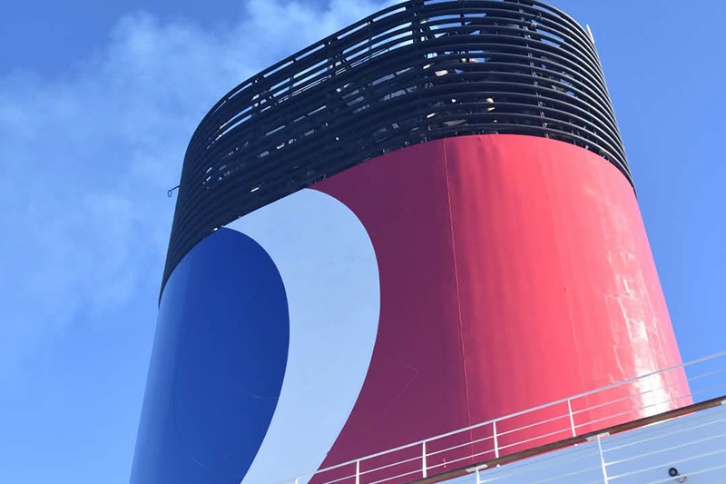 Carnival Venezia krijgt nieuwe kleuren op de schoorsteen