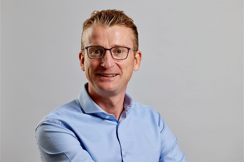 Harding_vraagt_merkpartners_om_samen_de_lat_hoger_te_leggen